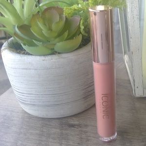 Iconic London Lip Plumping Gloss (Nearly Nude)